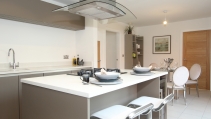 The Farnley - Kitchen The Farnley - Kitchen